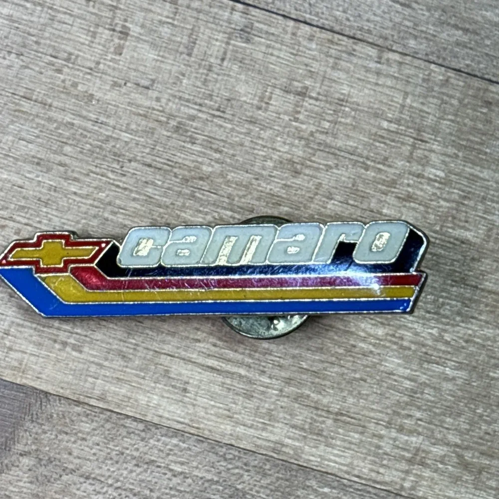 Vintage Chevrolet Camaro Enamel Lapel Pin Gold Tone GM Muscle Car Hat Tie Tack